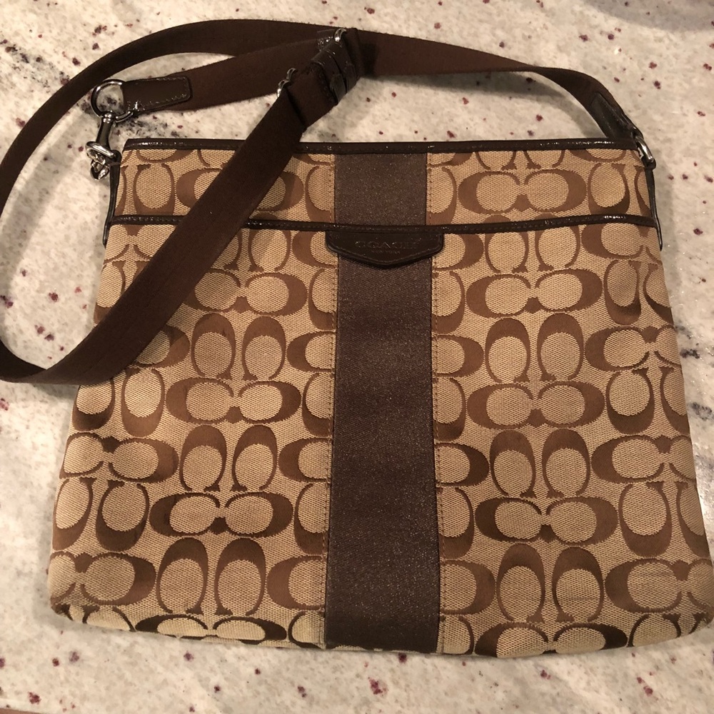 Authentic coach crossbody bag excellent condition